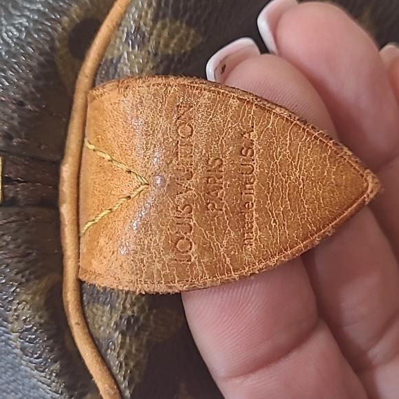 ***SOLD*** LV Speedy 30-No Cracking on Canvas! - Picture 9 of 17